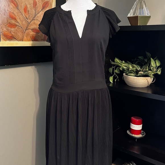 WHBM Black Flutter Sleeve Dress, White House Black Market - Picture 6 of 6